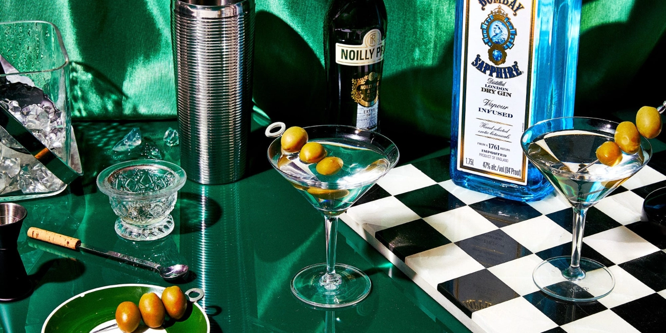 Classic Martini Shaken or Stirred Guide Tips History and Recipe Classic Martini Shaken or Stirred Guide Tips History and Recipe