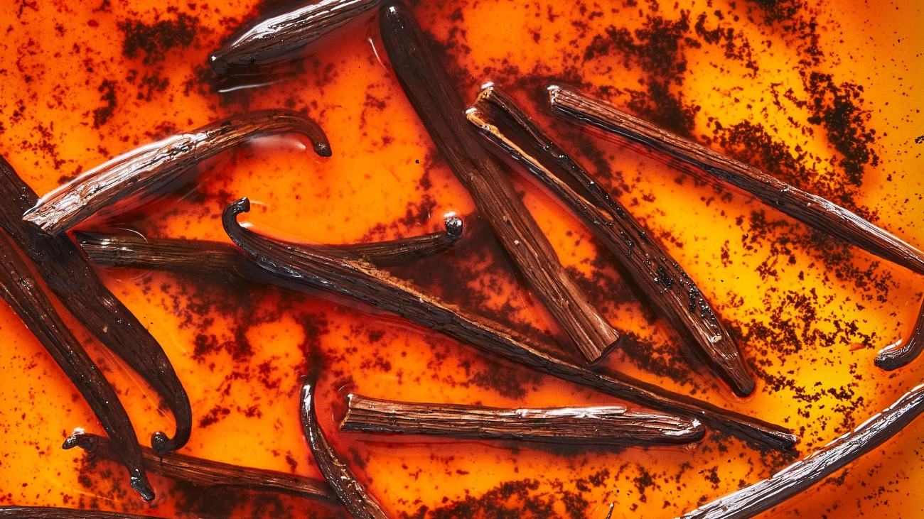 How to Make Homemade Vanilla Extract Using Whole Beans Step-by-Step