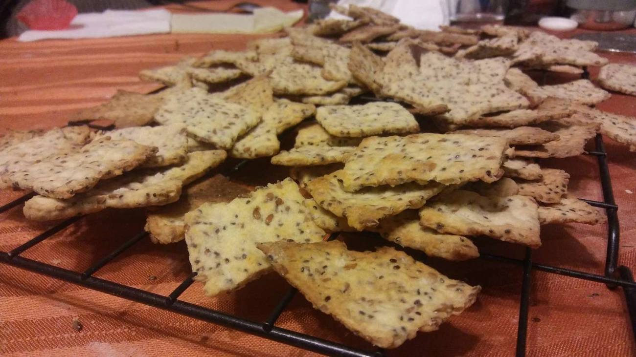 How to Bake Crispy Artisan Crackers at Home Easily How to Bake Crispy Artisan Crackers at Home Easily